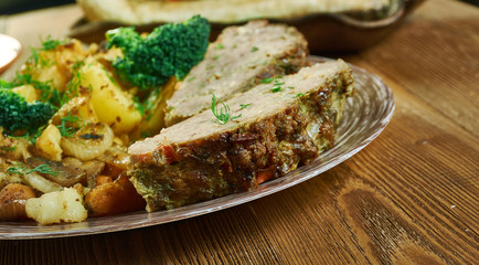 Meatloaf with Potatoes and Carrots