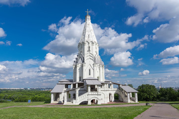Fototapeta na wymiar Church of the Ascension in Kolomenskoye, Moscow