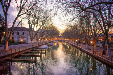 love bridge over the lake annecy 