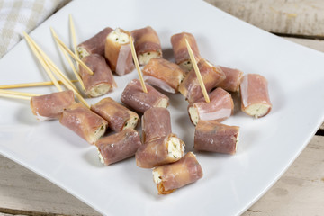 roulés au fromage frais et jambon de parme