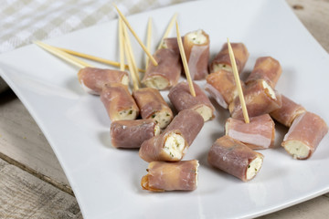 roulés au fromage frais et jambon de parme