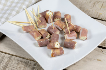 roulés au fromage frais et jambon de parme