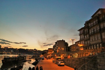 Fototapeta na wymiar sunset view Porto evening