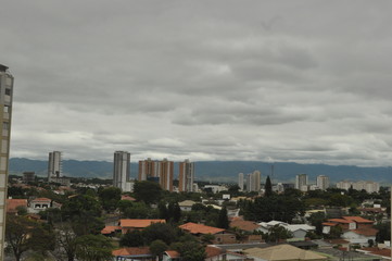 Fototapeta na wymiar cityscape in the cloud day