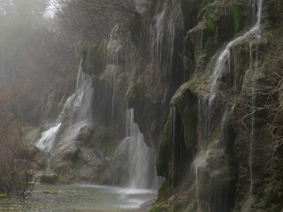 AGUA CAYENDO