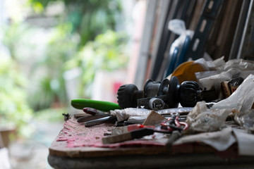 Equipment and natural storage zone next to the house