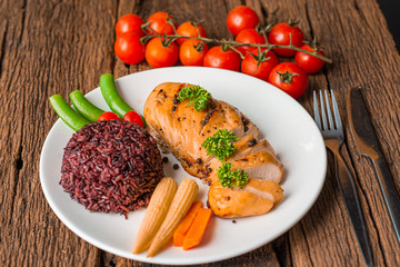 Chicken breast steak and riceberry rice