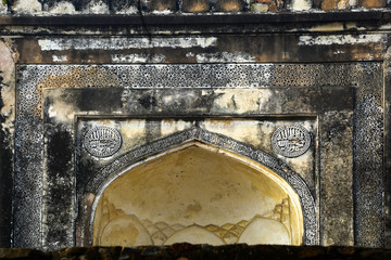 Mehrauli archaeological park near Qutub minar in Delhi, one of the few hidden Wonderful archaeological site from Mughal era.