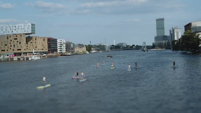 padelboard en el rio de Berlin