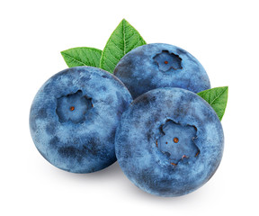 Obraz premium Blueberries with leaves isolated on white background