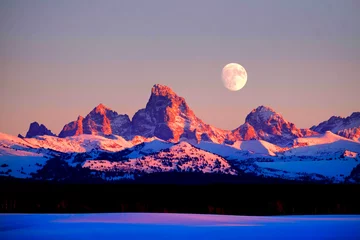Photo sur Plexiglas Chaîne Teton Sunset Light Alpen Glow on Tetons Teton Mountains wtih Moon Rising