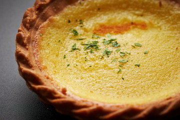 Cheese tart with dried parsley 