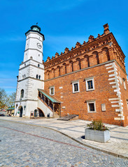 Fototapeta premium Beautiful panoramic aerial drone view to the market square in Sandomierz - a square square (100 × 110 m) located in the center of Sandomierz's old town, Poland