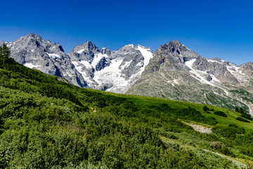 Fototapeta na wymiar Panoramic mountain views in the French Alps in the summer.