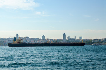 Obraz premium A shipping tanker in the Bosphorus Strait in Istanbul, Turkey.