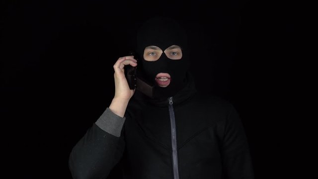thug speaks on the phone