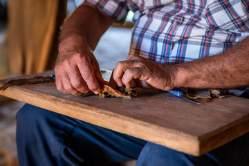 Cuba Cigar Maker Farm