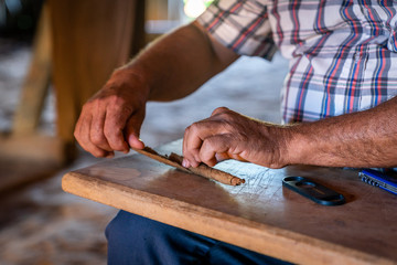 Cuba Cigar Maker Farm