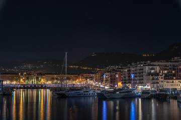 Fototapeta na wymiar Port Lympia de Nice la nuit - Port Lympia of Nice by night