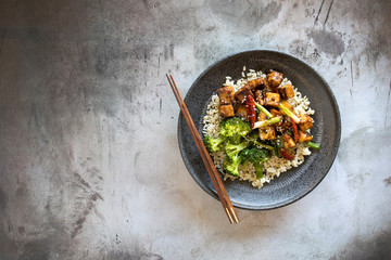 General Taos Tofu with Broccoli