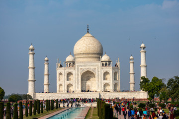 Obraz premium India, Agra - January 7 2020 - The incredible beauty of the Taj Mahal