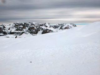 Il cielo in montagna fra nuvole e neve