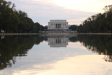 Obraz premium Lincoln Memorial and Reflecting Pool