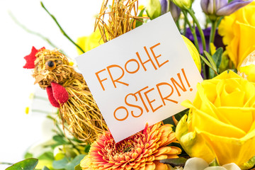 Osterblumenstrauß mit geben Blumen und Osterkarte