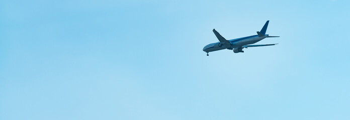 旅客機・飛行機・青空