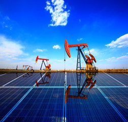 Oil pump with solar panels