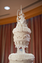 ケーキ入刀　結婚式　イメージ
