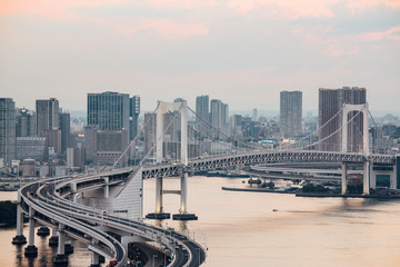 Fototapeta premium レインボーブリッジと東京湾の夕景
