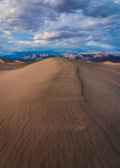 Fototapeta na wymiar Death Valley National Park Sunset - Mesquite Dunes