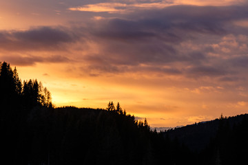Dolomiti, tramonto in Val Venegia