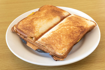 焼きたての手作りホットサンド