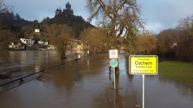 Hochwasser der Mosel in Cochem Februar 2020