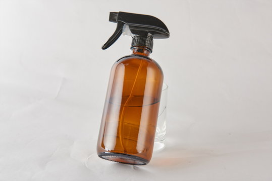 Portable glass bottles of various shapes and colors can hold essential oil, massage oil or cosmetics. It can also be used for spraying