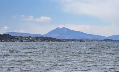 霞ヶ浦湖畔と筑波山