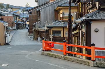 Fototapeta na wymiar 京都　二年坂付近の通り