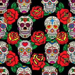 Nahtloses Muster mit mexikanischen Zuckerschädeln und Rosen. Gestaltungselement für Poster, Karten, Banner, Kleidungsdekoration.