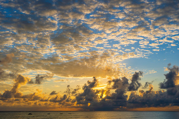 Obraz premium Sunrise over the Indian Ocean on the island of Zanzibar, Tanzania, Africa
