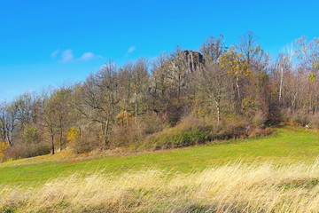 Obraz premium der Berg Grosser Stein im Zittauer Gebirge - the mountain Grosser Stein in Zittau Mountains