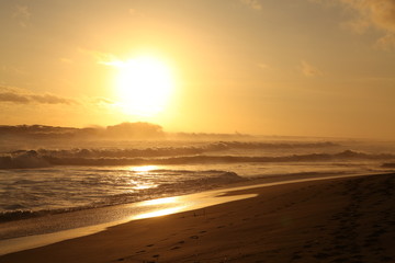 Vague couché de soleil