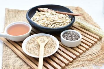 Natural oatmeal, accompanied by seeds and honey