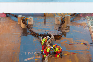 NORTH SEA, NORWAY - 2015 JANUARY 19. Anchor handling operation. Connection PCP to the rig chain.