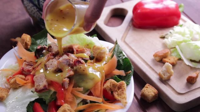 Ensalada Verde con Pollo  detalle comida saludable