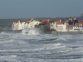 fort d'ambleteuse en pleine tempete