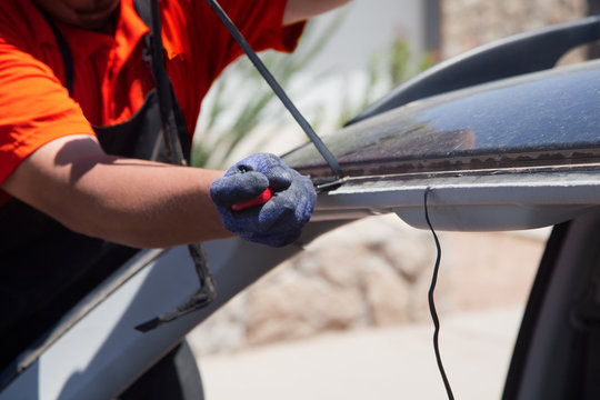 Windshield (Windscreen) Replacement