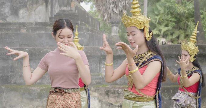 Tourist Learn To Traditional Lao Dance With Laotian Dancers, Video In 4K