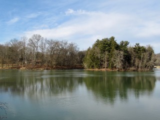 Fototapeta na wymiar Reflections on the Lake 